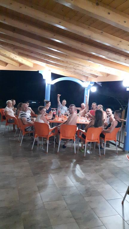 Hotel Restaurant Globi Velipoje